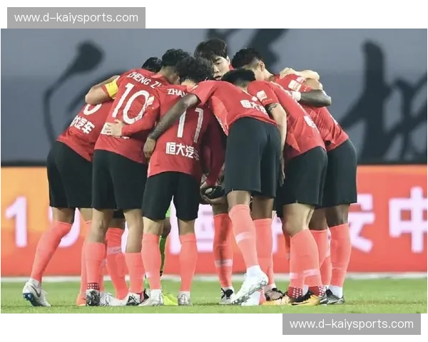 天河之巅的红蓝史诗：重温2017恒大VS申花，那是中国足球最滚烫的黄金时代